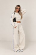 Şerit Detaylı Crop Sweatshirt ve Geniş Paça Eşofman Takımı