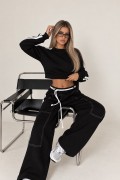 Şerit Detaylı Crop Sweatshirt ve Geniş Paça Eşofman Takımı