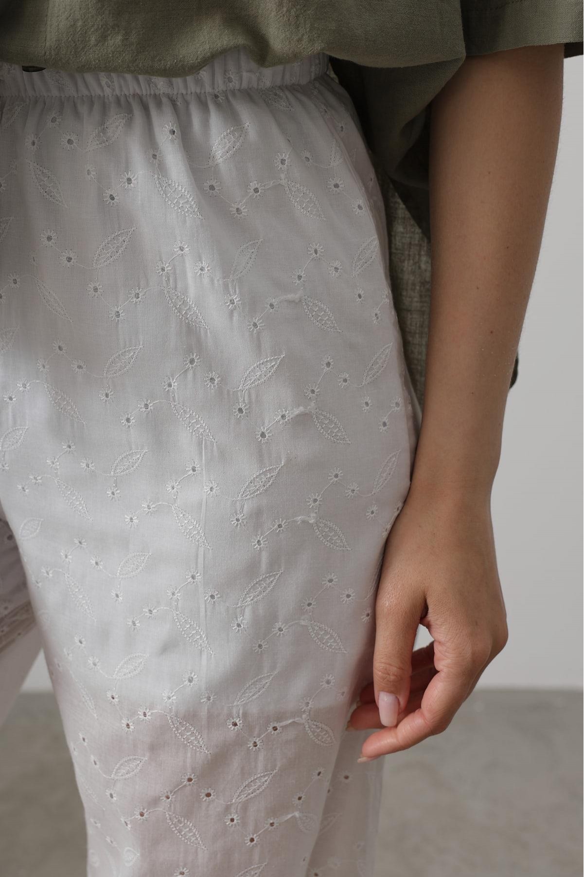 Beli Bağlamalı Brode Pantolon - Beyaz