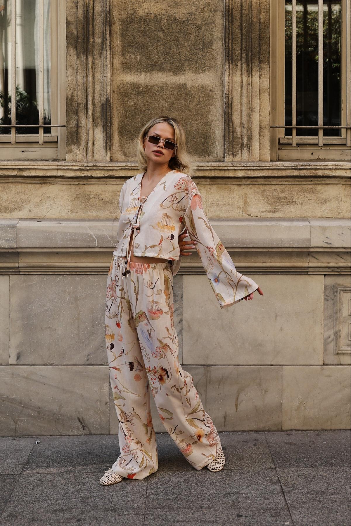 Çiçek Desen Önü Bağlamalı Pantolon Takım - Taş