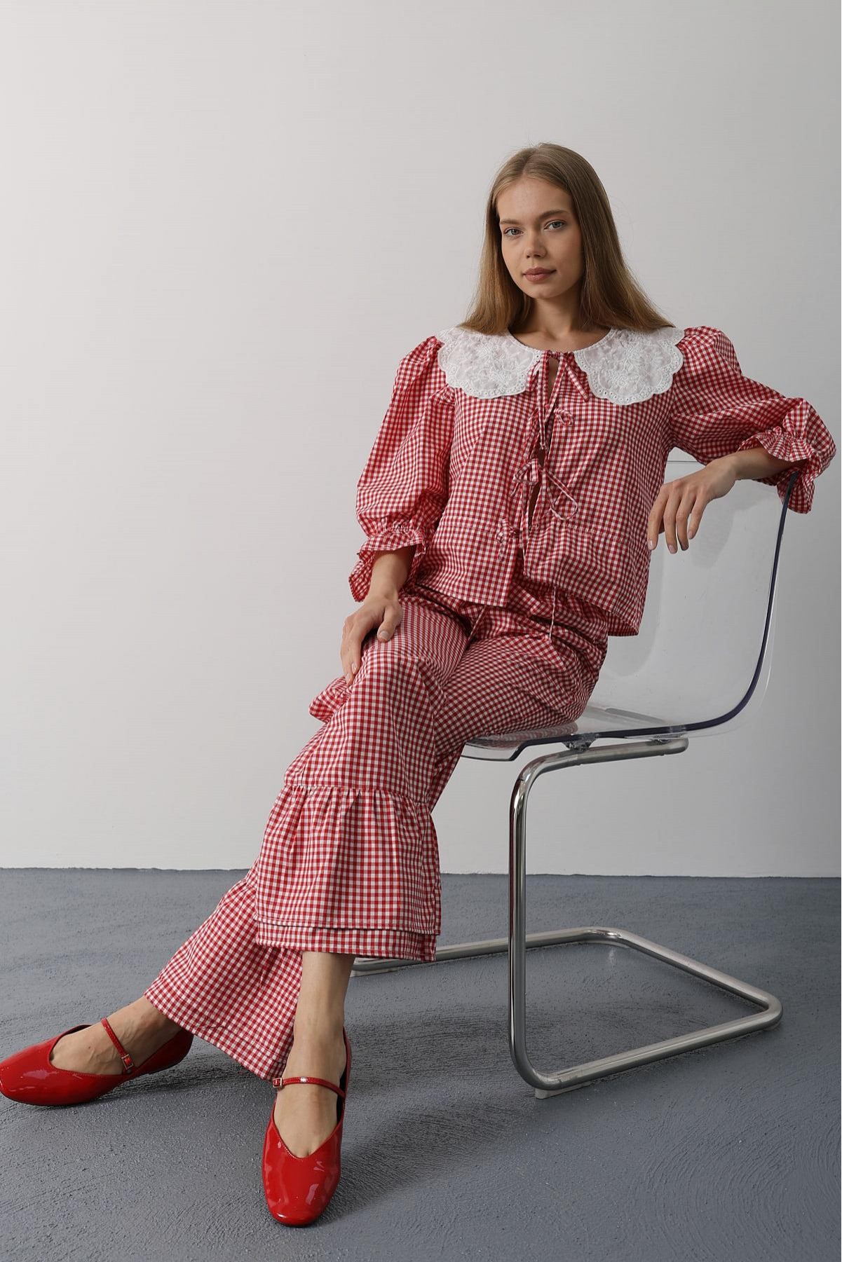 Dantel Yakalı Kare Desenli Takım - Kırmızı