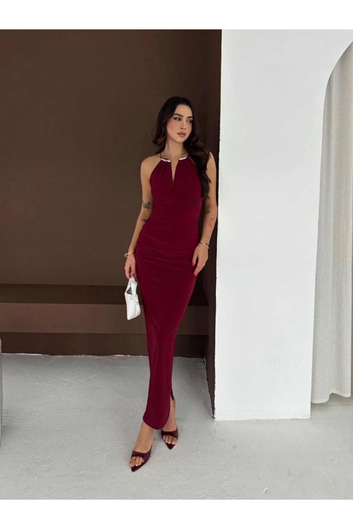 Kadın Uzun Abiye Elbise Yırtmaçlı Sırt Dekolteli Şık Gece Elbisesi - Bordo