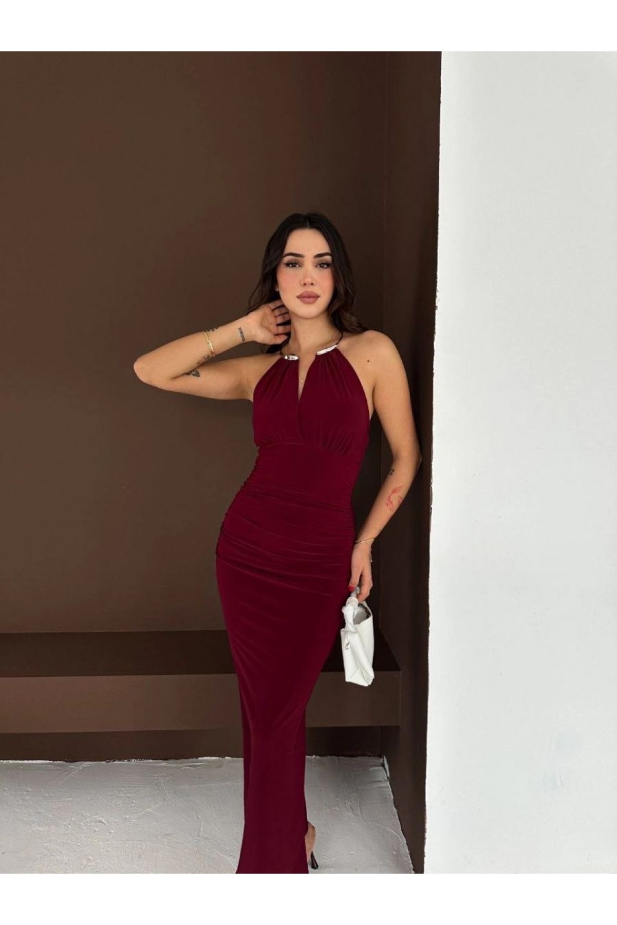 Kadın Uzun Abiye Elbise Yırtmaçlı Sırt Dekolteli Şık Gece Elbisesi - Bordo