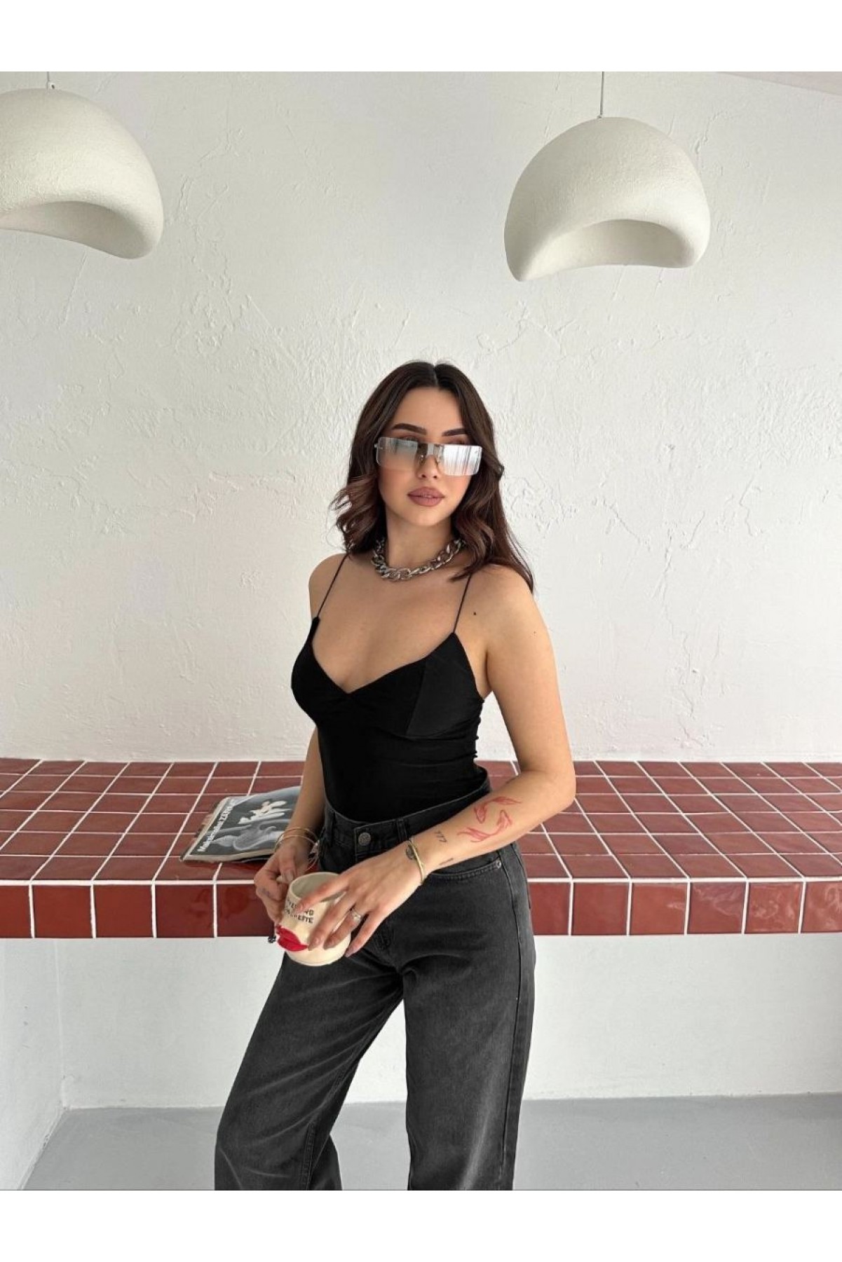 Kadın Derin Dekolte Askılı Body Sırt Dekolteli Şık Kolsuz Yazlık Bodysuit - Siyah