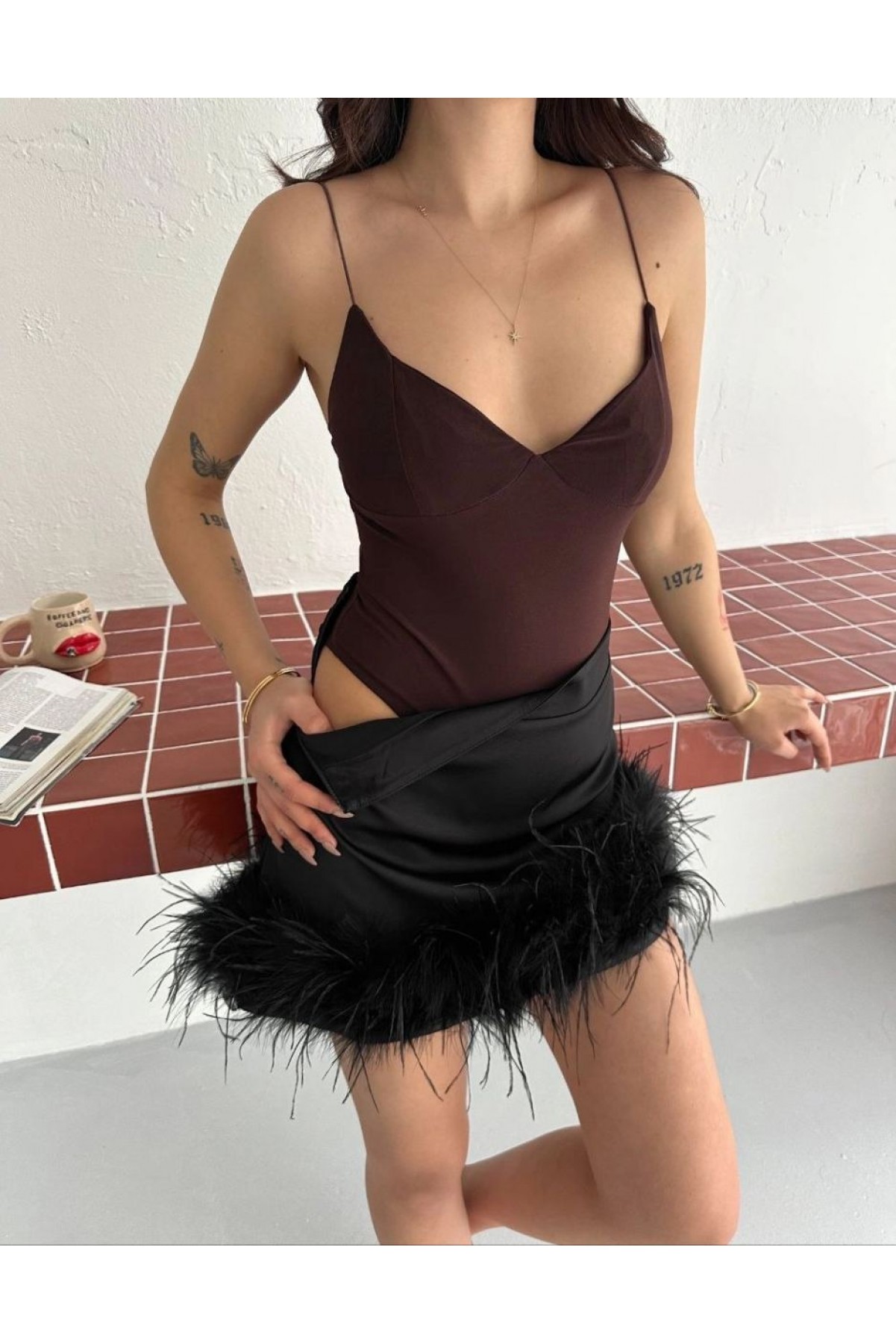 Kadın Derin Dekolte Askılı Body Sırt Dekolteli Şık Kolsuz Yazlık Bodysuit - Kahverengi