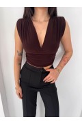Kadın Vatkalı Kolsuz V Yaka Drapeli Crop Bluz Likralı Fit - Kahverengi