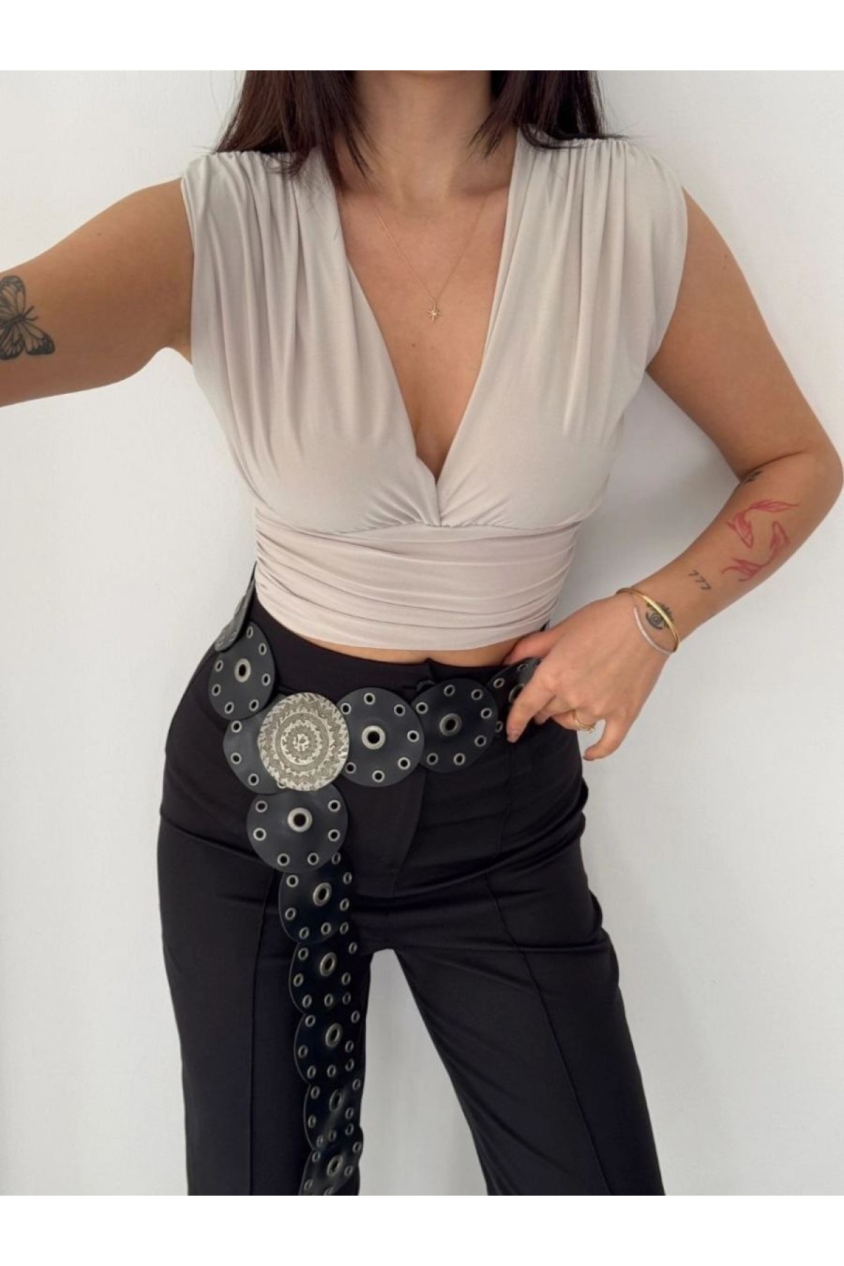 Kadın Vatkalı Kolsuz V Yaka Drapeli Crop Bluz Likralı Fit - Boyalı Gri