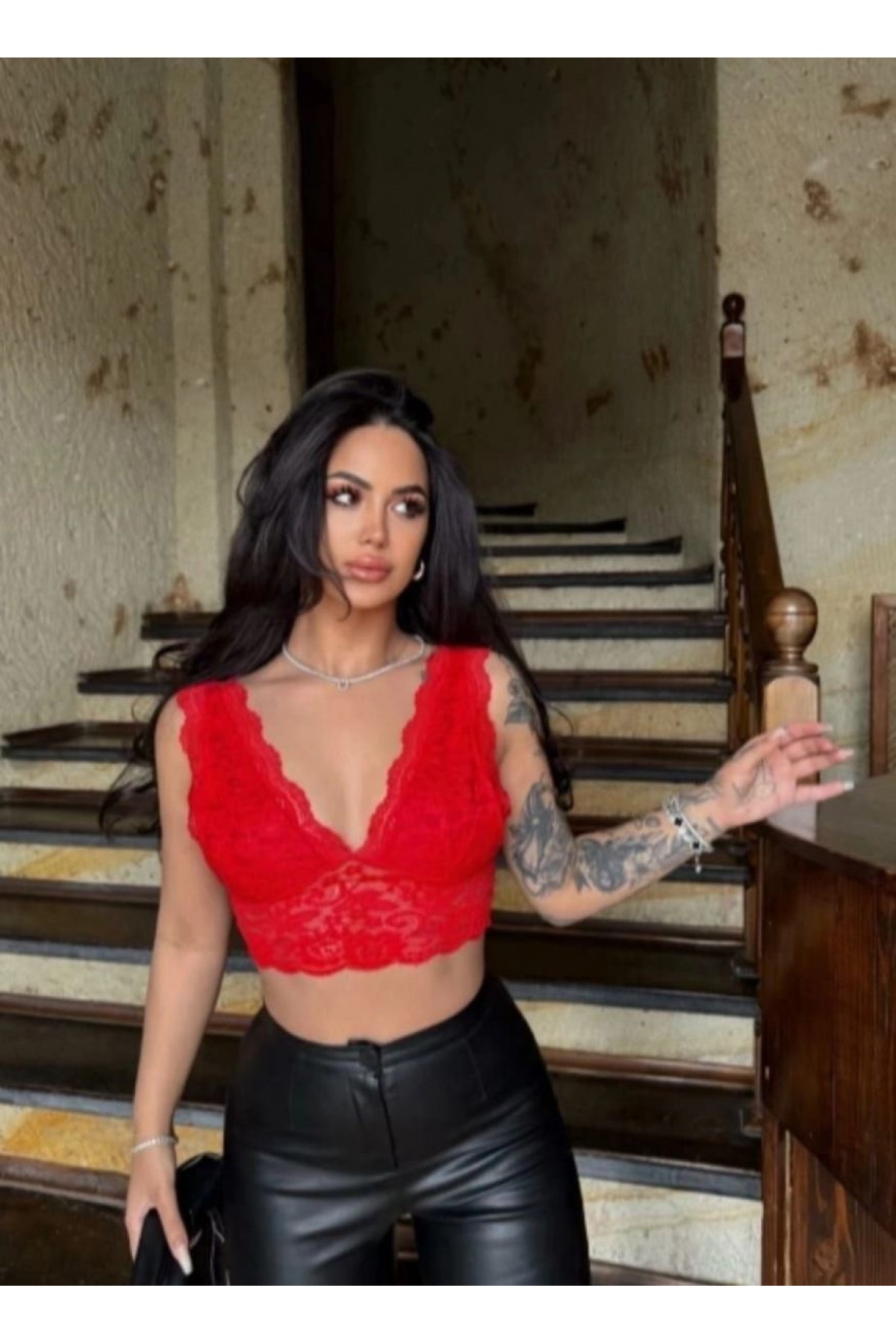 Kadın Dantel Bralet Crop Sütyen V Yaka Askılı Şık Esnek Rahat - Kırmızı