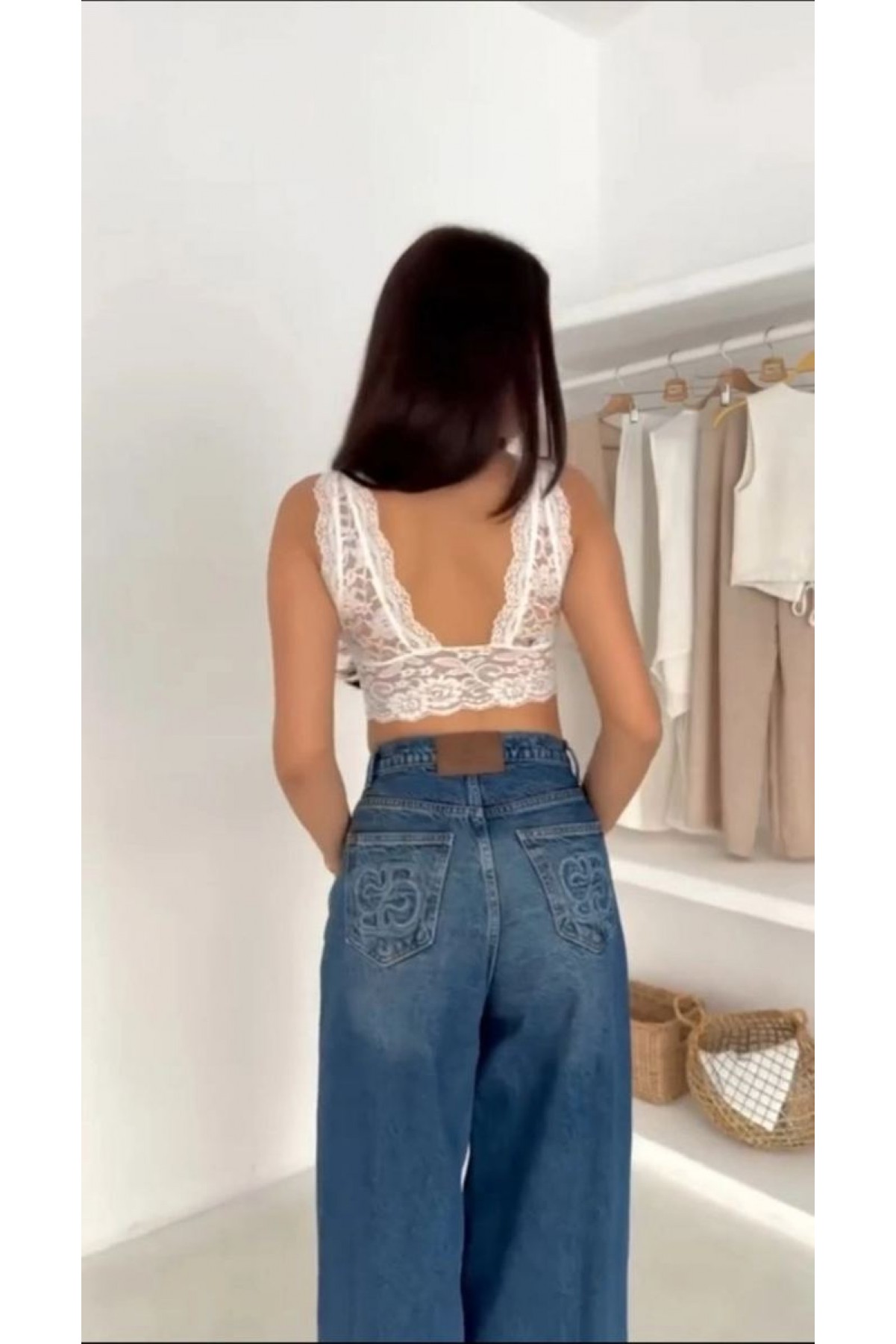 Kadın Dantel Bralet Crop Sütyen V Yaka Askılı Şık Esnek Rahat - Beyaz