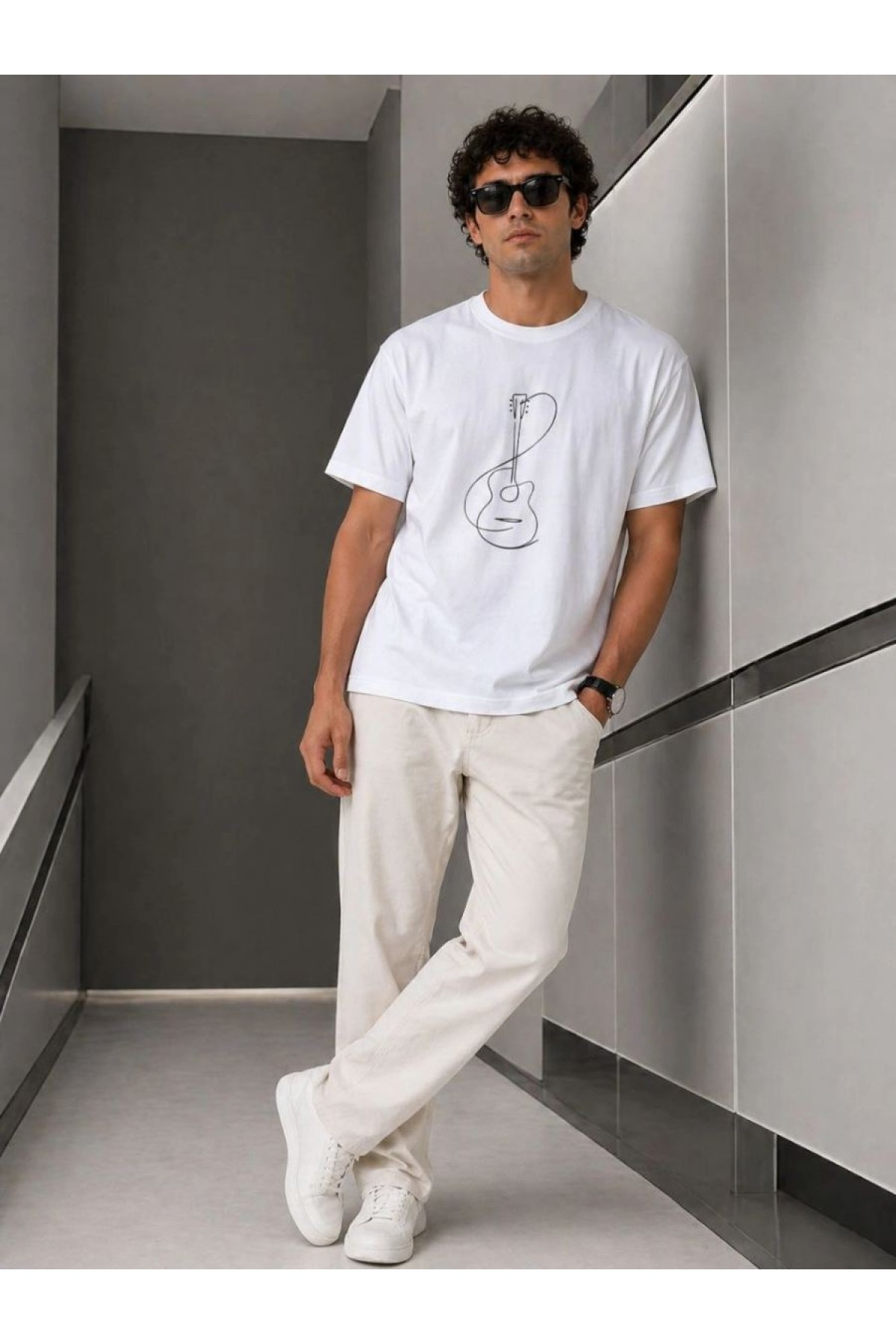 Erkek Minimal Gitar Baskılı Tişört T-Shirt Yazlık Kısa Kol Bisiklet Yaka T-Shirt - Beyaz