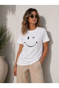 Kadın Minimal Gülümseyen Yüz Baskılı Tişört Kısa Kol Yazlık T-Shirt - Beyaz