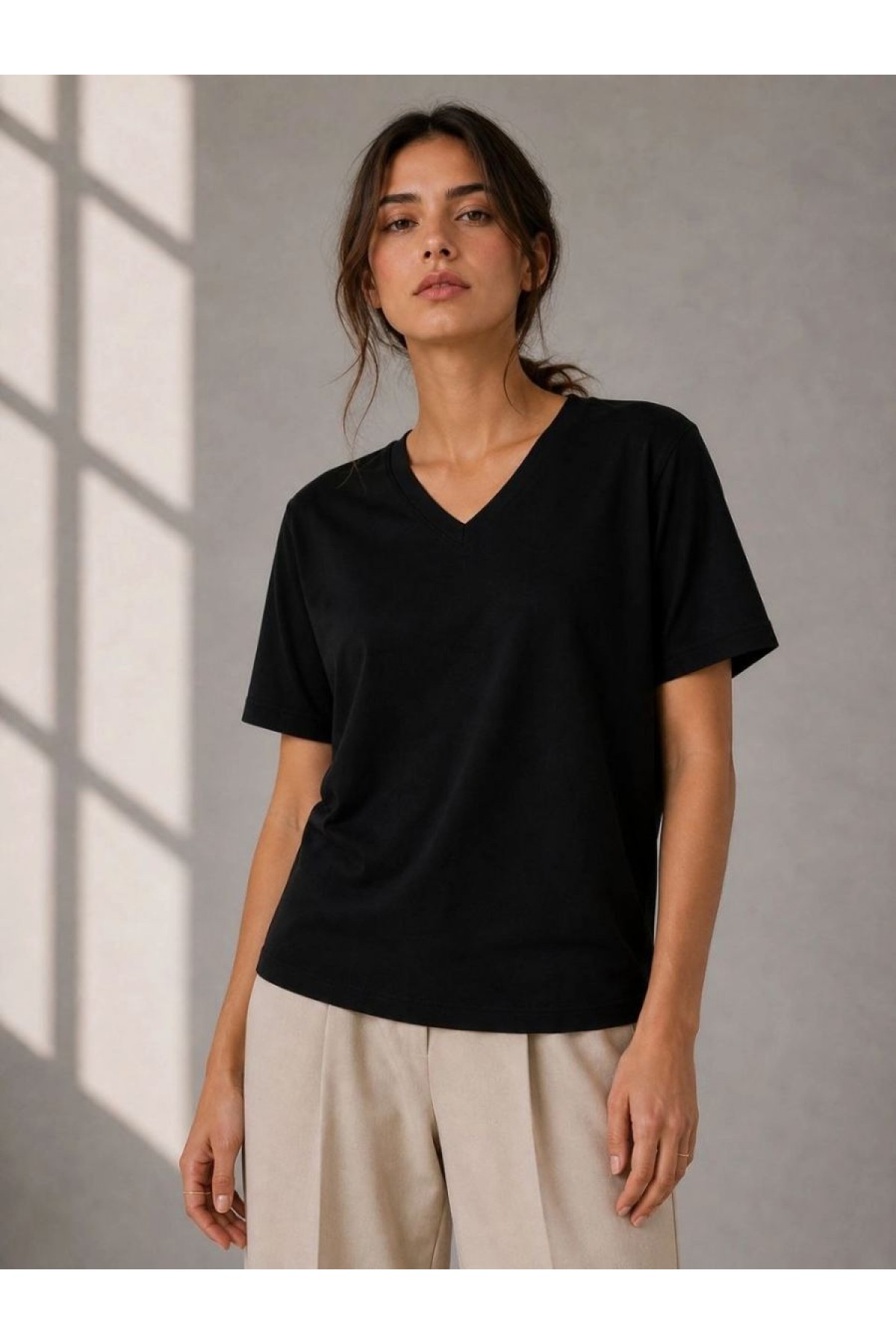 Kadın V Yaka Basic Tişört Kısa Kol Yazlık Regular Fit T-Shirt - Siyah