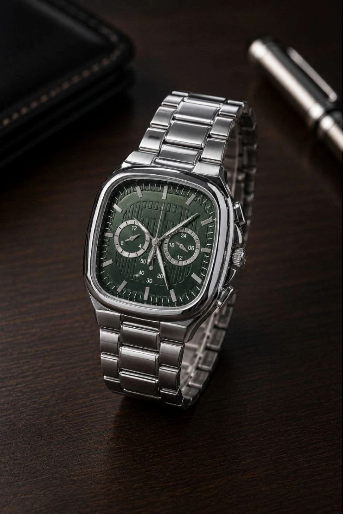 Erkek Gümüş Metal Kordon Analog Kol Saati Yeşil Kadran Takvim Göstergeli - Gümüş