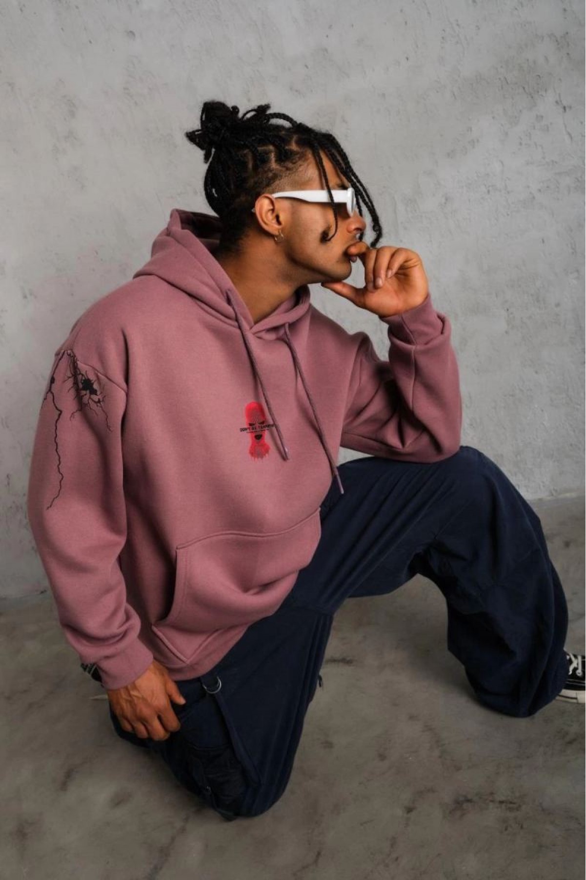 Erkek 3 İplik Pamuklu Kapüşonlu Baskılı Cepli Sweatshirt Hoodie - Gül Kurusu