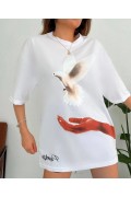 Kadın Kısa Kol Yazlık Tişört Bisiklet Yaka Uzi Güvercin Baskılı T-Shirt - Beyaz