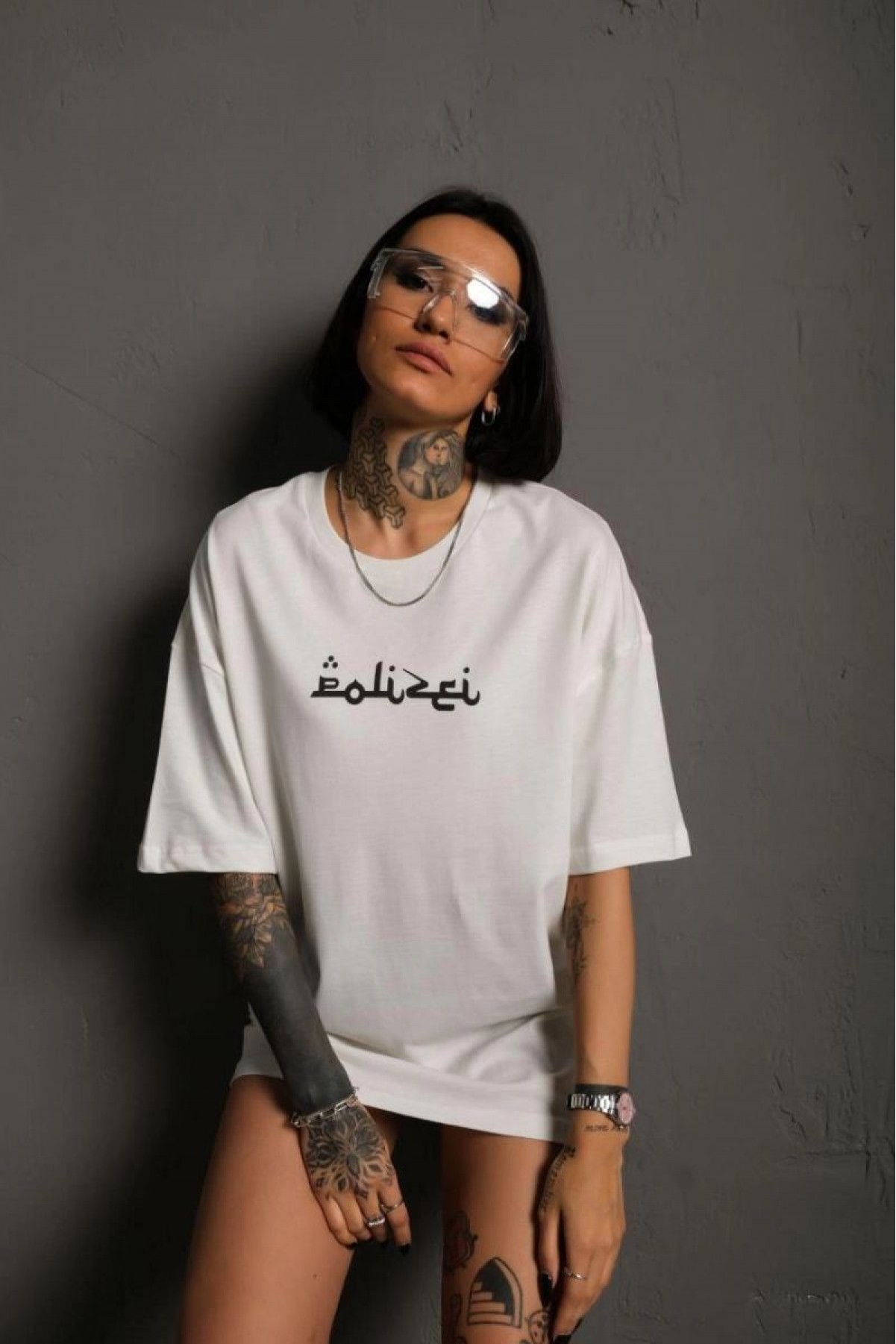 Kadın Bisiklet Yakalı Sırt Baskılı  Kısa kol Oversize T-Shirt - Beyaz