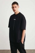 Erkek Baskılı T-Shirt Kısa Kol Bisiklet Yaka Regular Fit Rahat Kalıp Tişört - Siyah