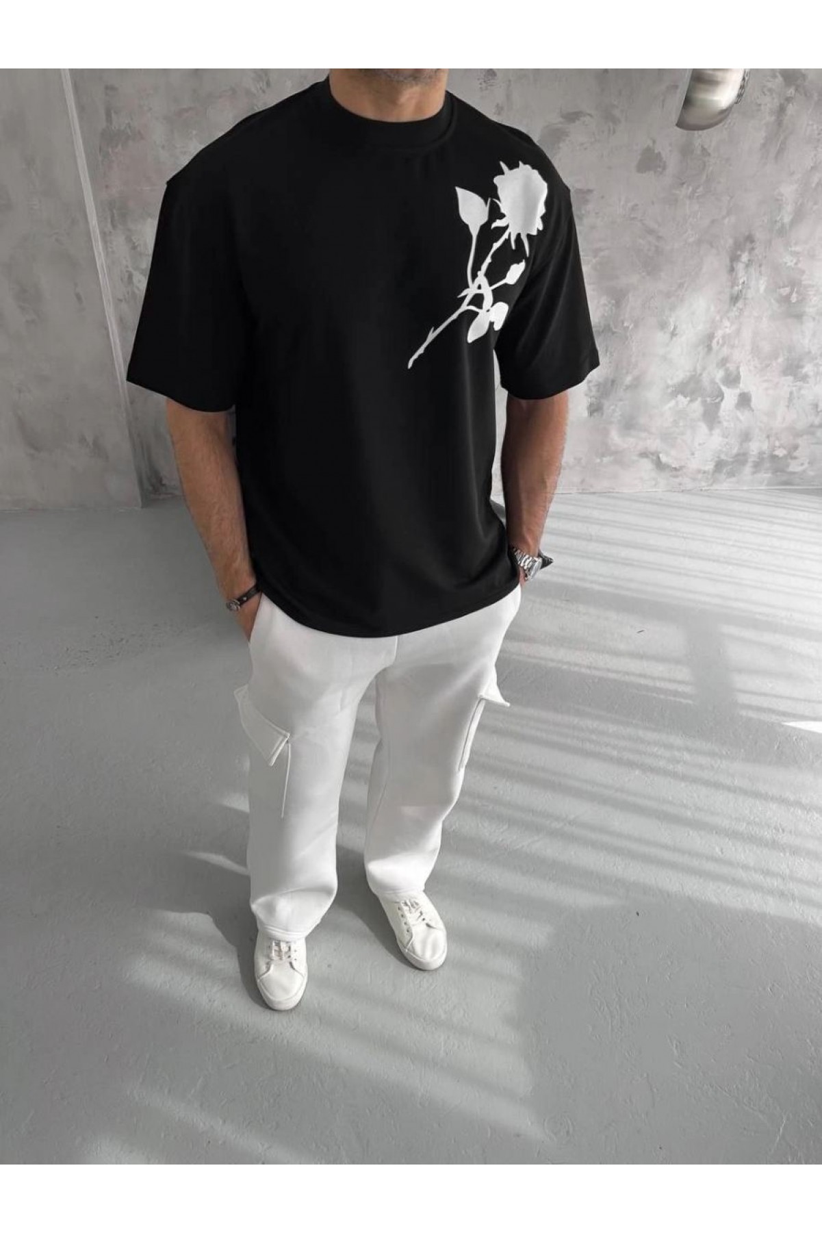 Erkek Kısa Kol Tişört Bisiklet Yaka GÜL Baskılı Oversize T-Shirt - Siyah
