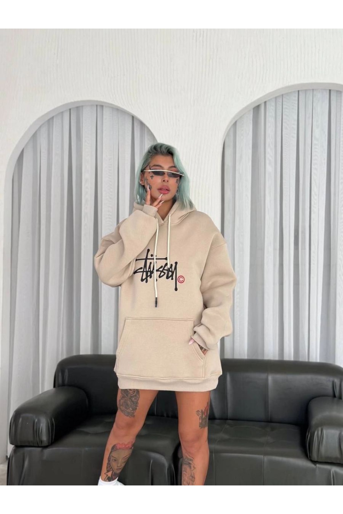 Kadın Oversize Kapüşonlu Cepli Baskılı 3 İplik Pamuklu Hoodie Sweatshirt - Bej