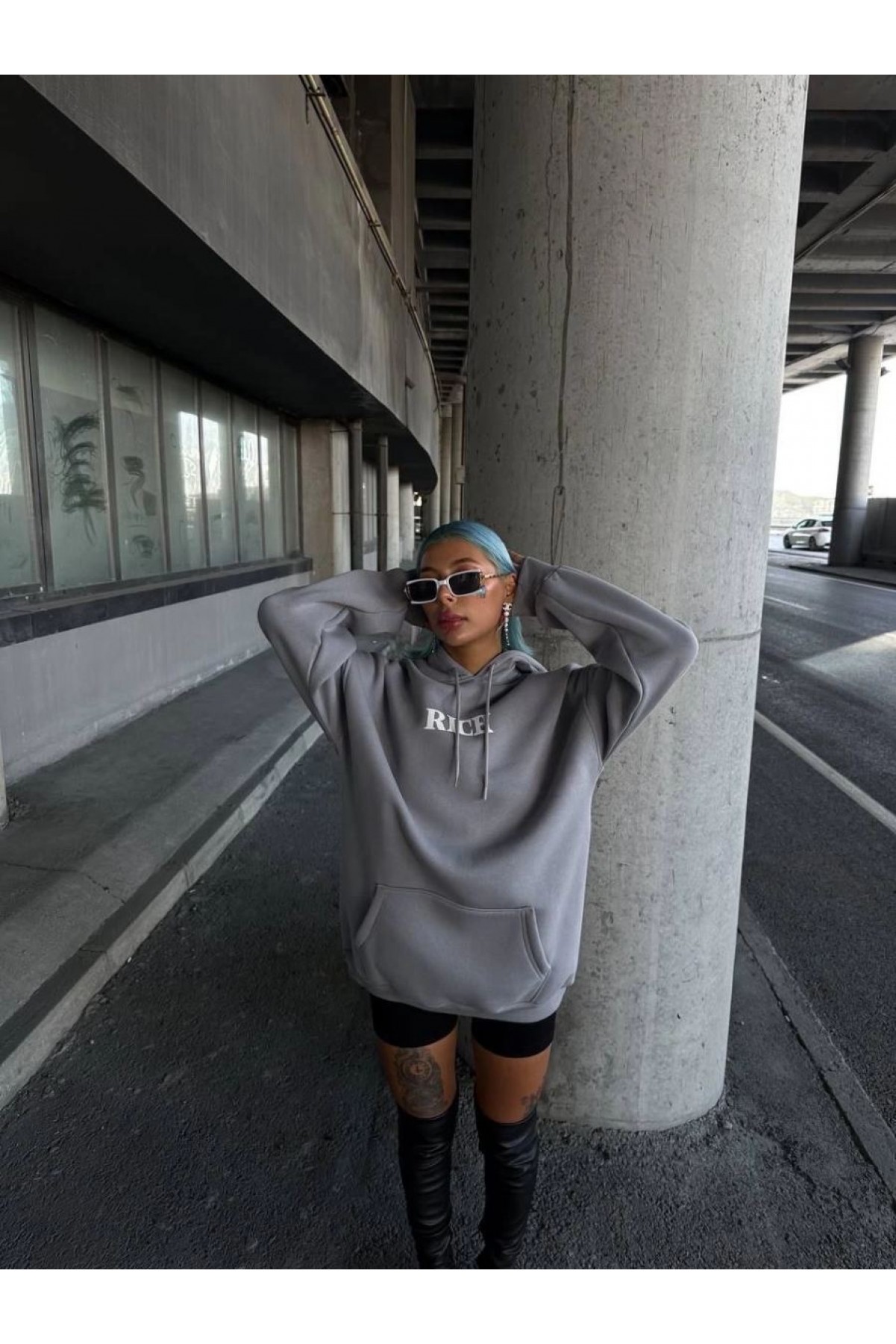 Kadın Kapüşonlu Kanguru Cepli Sweatshirt 3 İplik Pamuklu Baskılı Hoodie - Gri