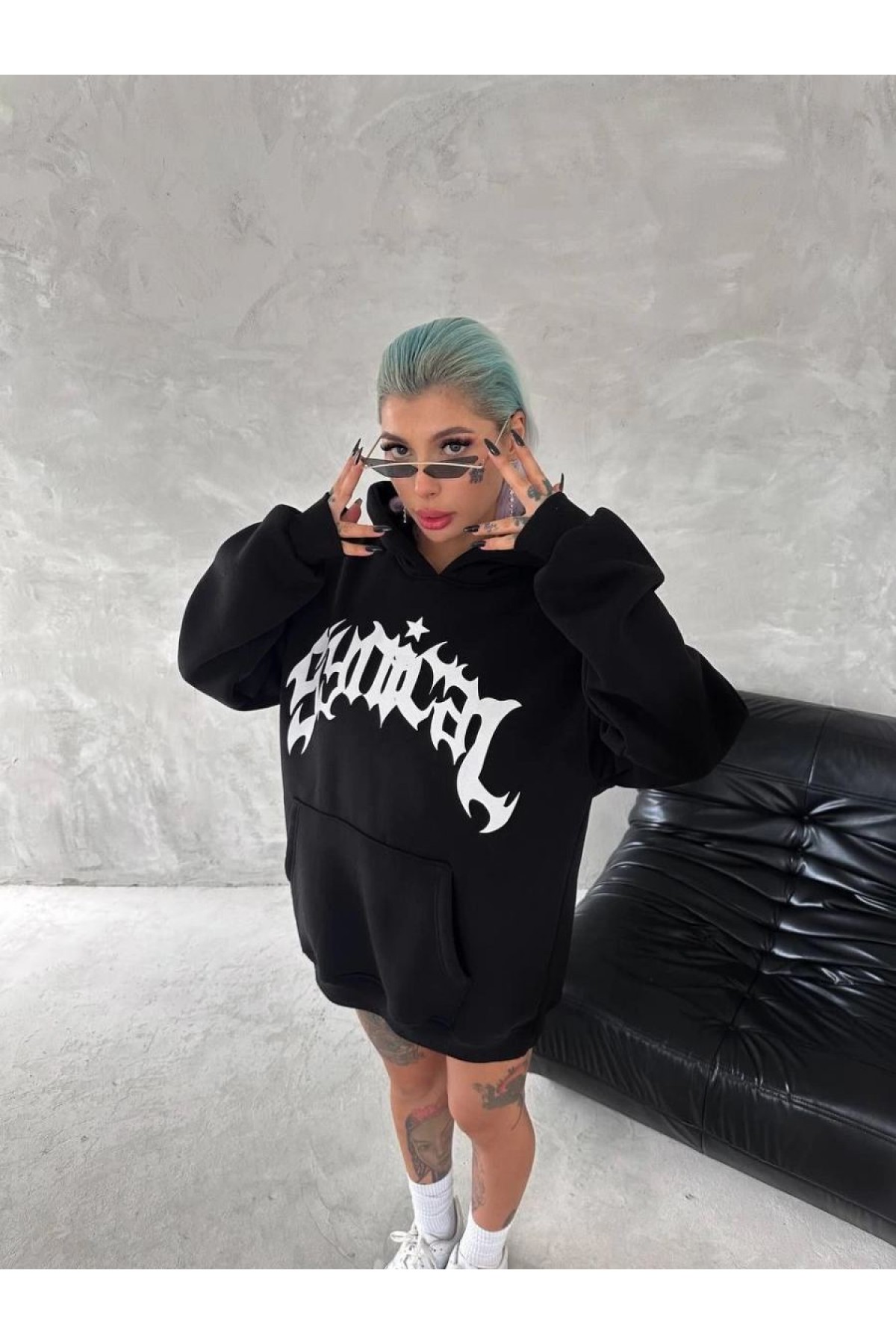 Kadın Oversize Kapüşonlu Cepli Baskılı 3 İplik Pamuklu Hoodie Sweatshirt - Siyah