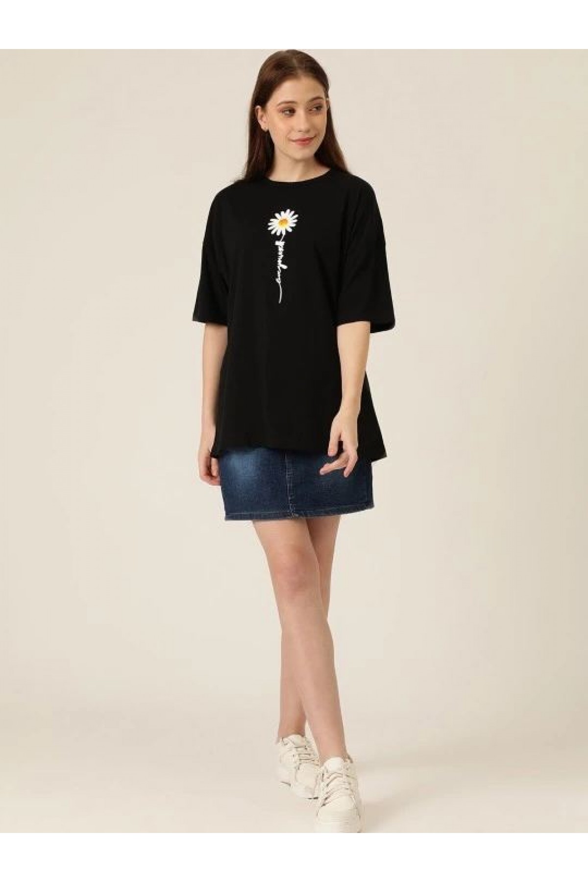 Kadın Papatya Baskılı T-Shirt Kısa Kol Bisiklet Yaka Oversize  Tişört - Siyah