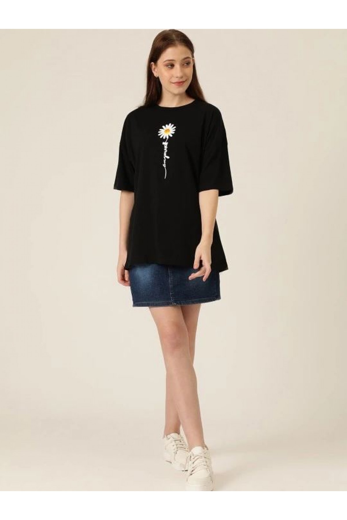 Kadın Papatya Baskılı T-Shirt Kısa Kol Bisiklet Yaka Oversize  Tişört - Siyah