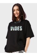 Kadın Kısa Kol Yazlık Tişört Bisiklet Yaka VIBES Baskılı T-Shirt - Siyah