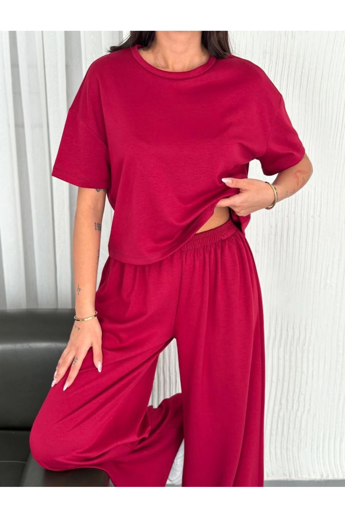 Kadın Osy Modal Yumuşak Dokulu Kumaş Bisiklet Yaka T-shirt Bol paça Pantolon ikili Takım -Bordo