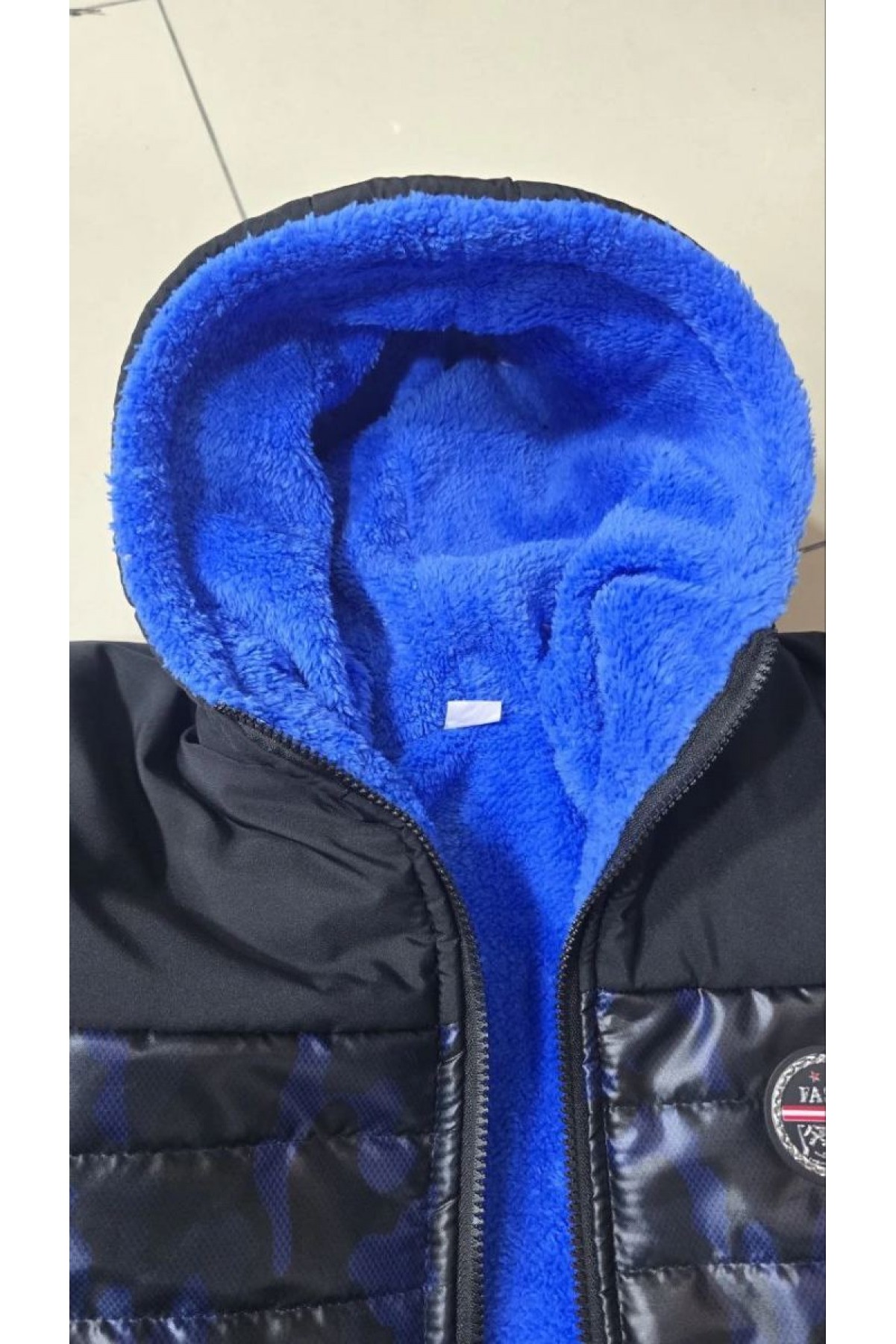 Erkek Çocuk Kamuflaj Desenli Peluş Astarlı Kapüşonlu Cepli Mont - Lacivert