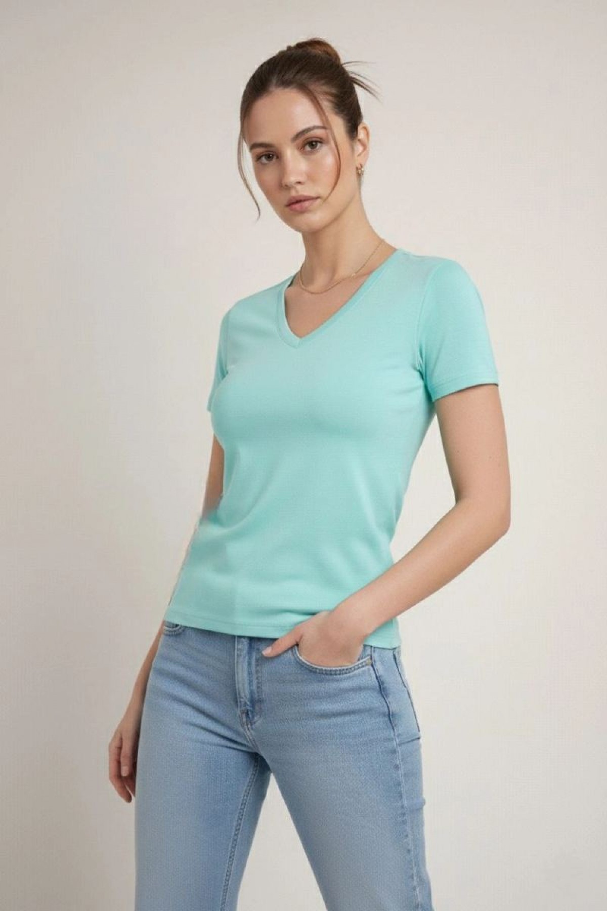 Kadın T-Shirt V Yaka Slim Fit Likralı Tişört Yazlık Basic Body - Turkuvaz