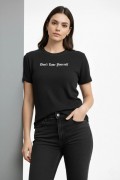 Kadın Wafıl Kumaş Tişört Regular Kalıp Bisiklet Yaka Baskılı T-Shirt - Siyah
