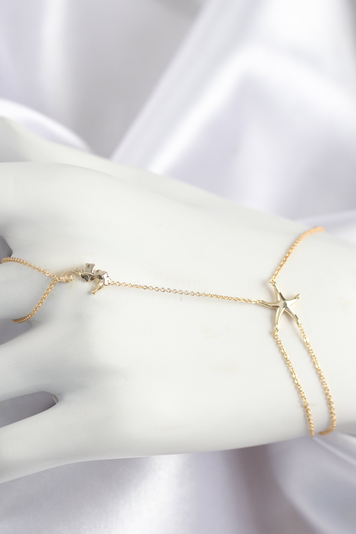 Pirinç Zirkon Taşlı Deniz Atı Ve Yıldız Model Gold Renk Şahmeran - TJ-SN713