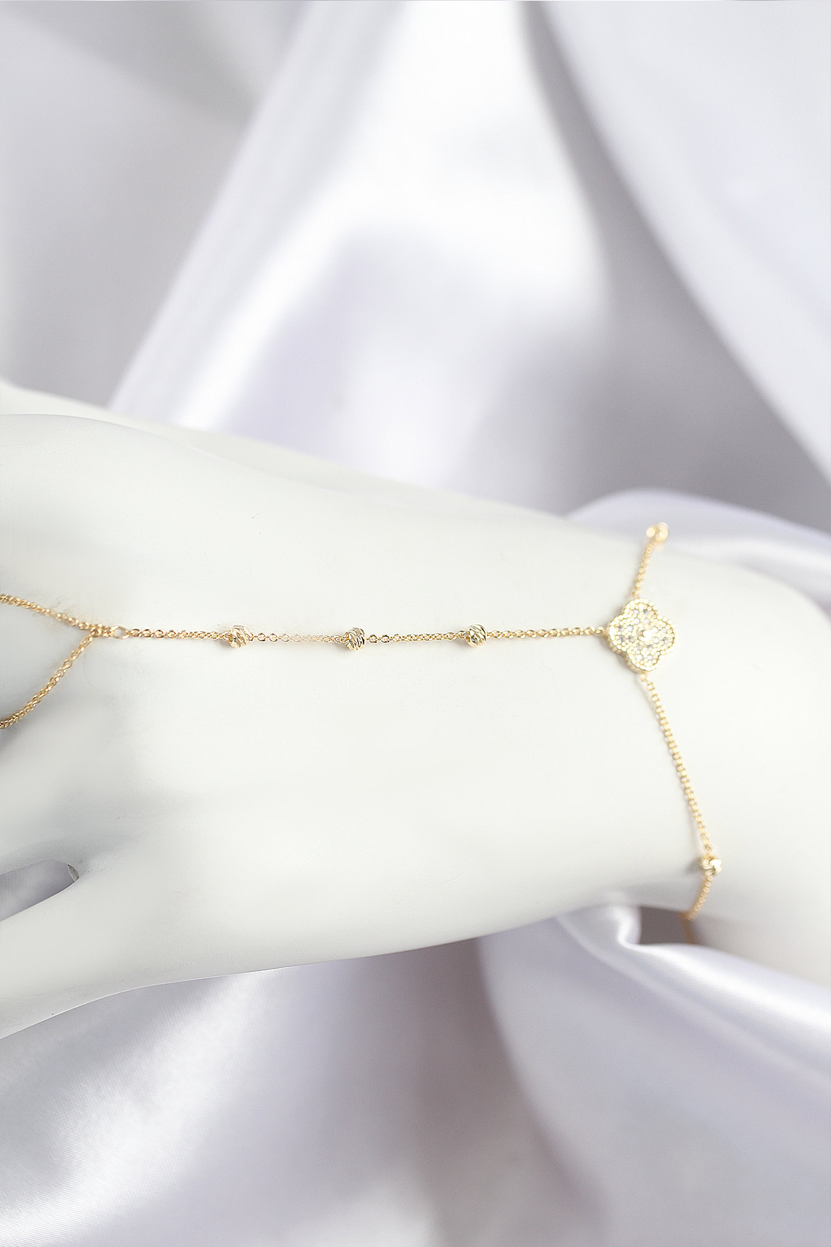 Pirinç Zirkon Taşlı Yonca Model Gold Renk Şahmeran - TJ-SN719
