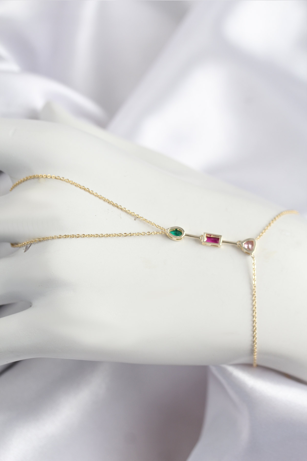 Pirinç Renkli Zirkon Taşlı Model Gold Renk Şahmeran - TJ-SN723