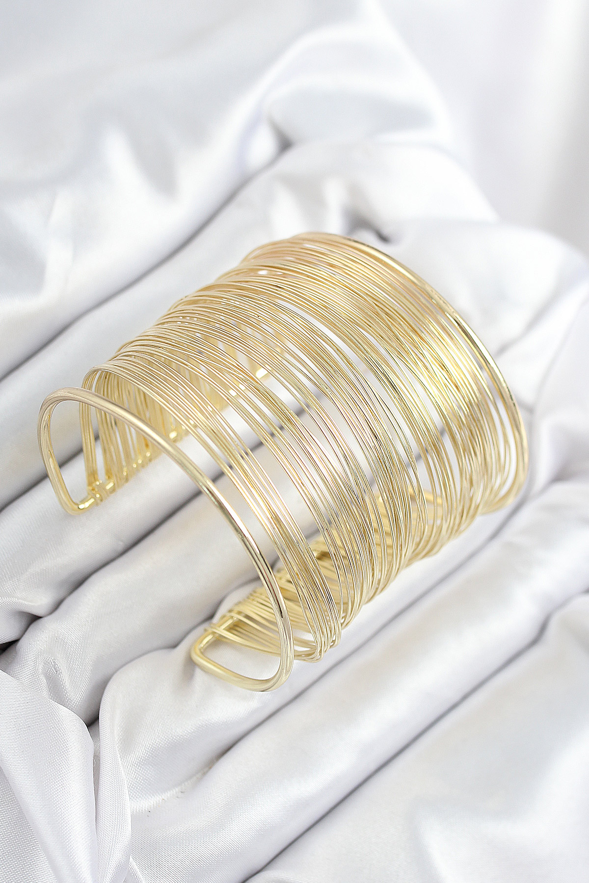 Pirinç Tel Sarma Model Gold Renk Kadın Bileklilk - TJ-BB7895