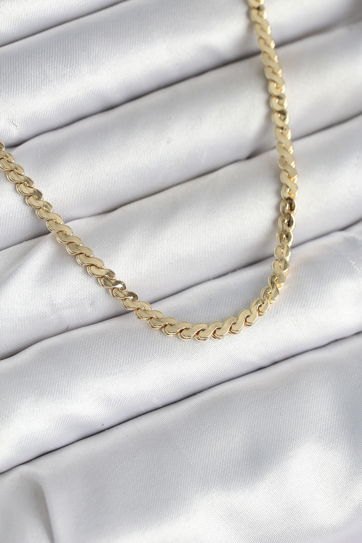 60 cm Gold Renk Pirinç Yassı Zincir Model Kadın Kolye - TJ-BKO10602