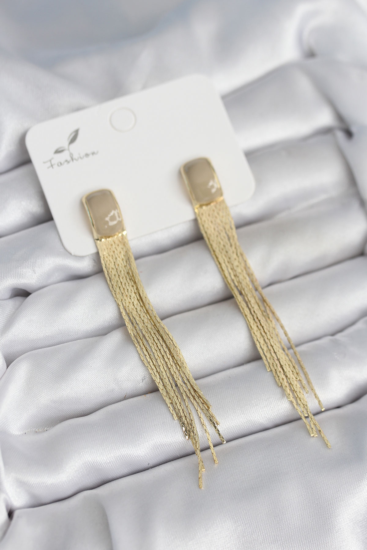 Sallantılı Krem Mineli Gold Renk Kadın Küpe - TJ-BKP11307