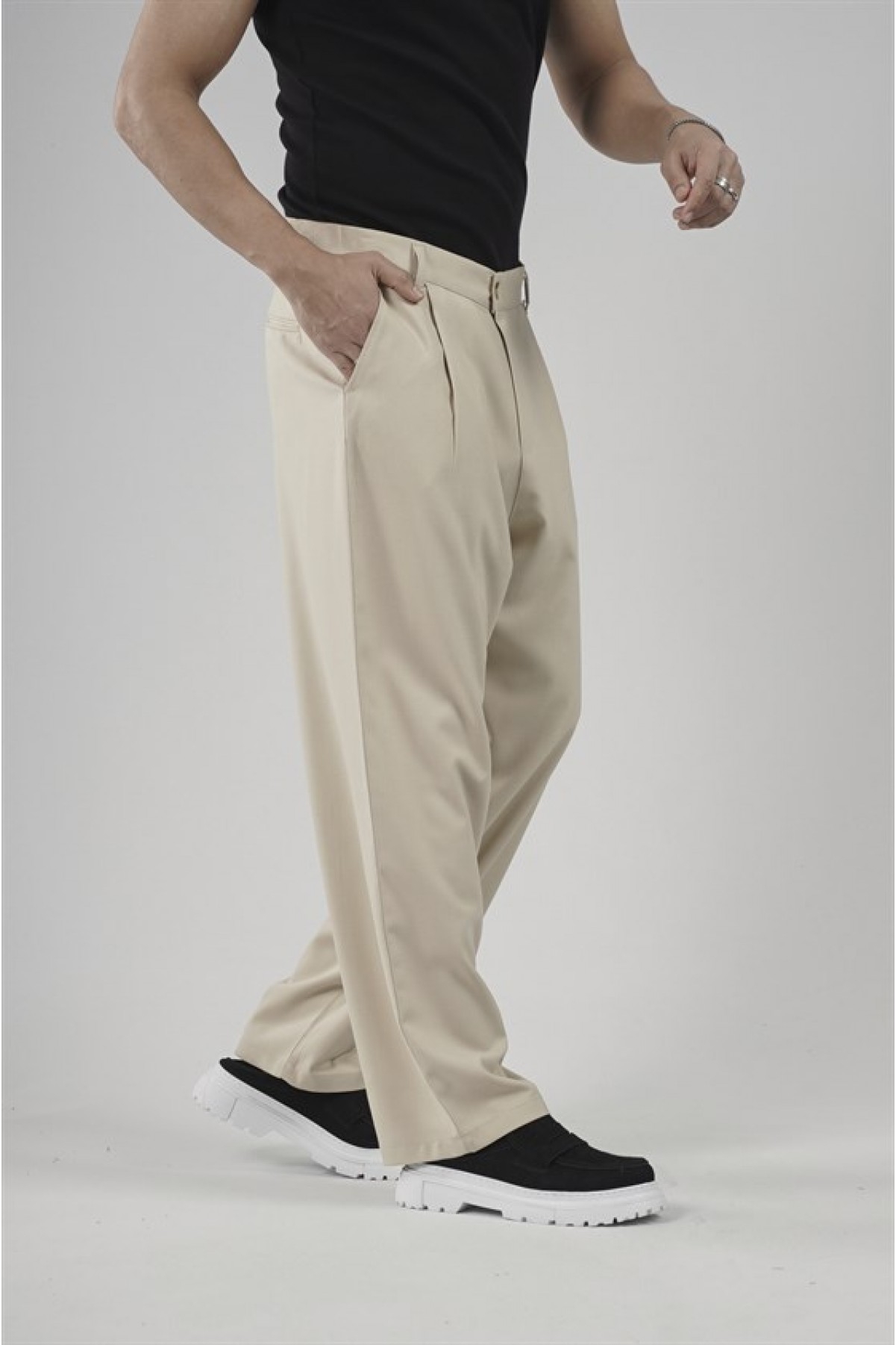 Baggy Kalıp Pileli Kumaş Pantolon S