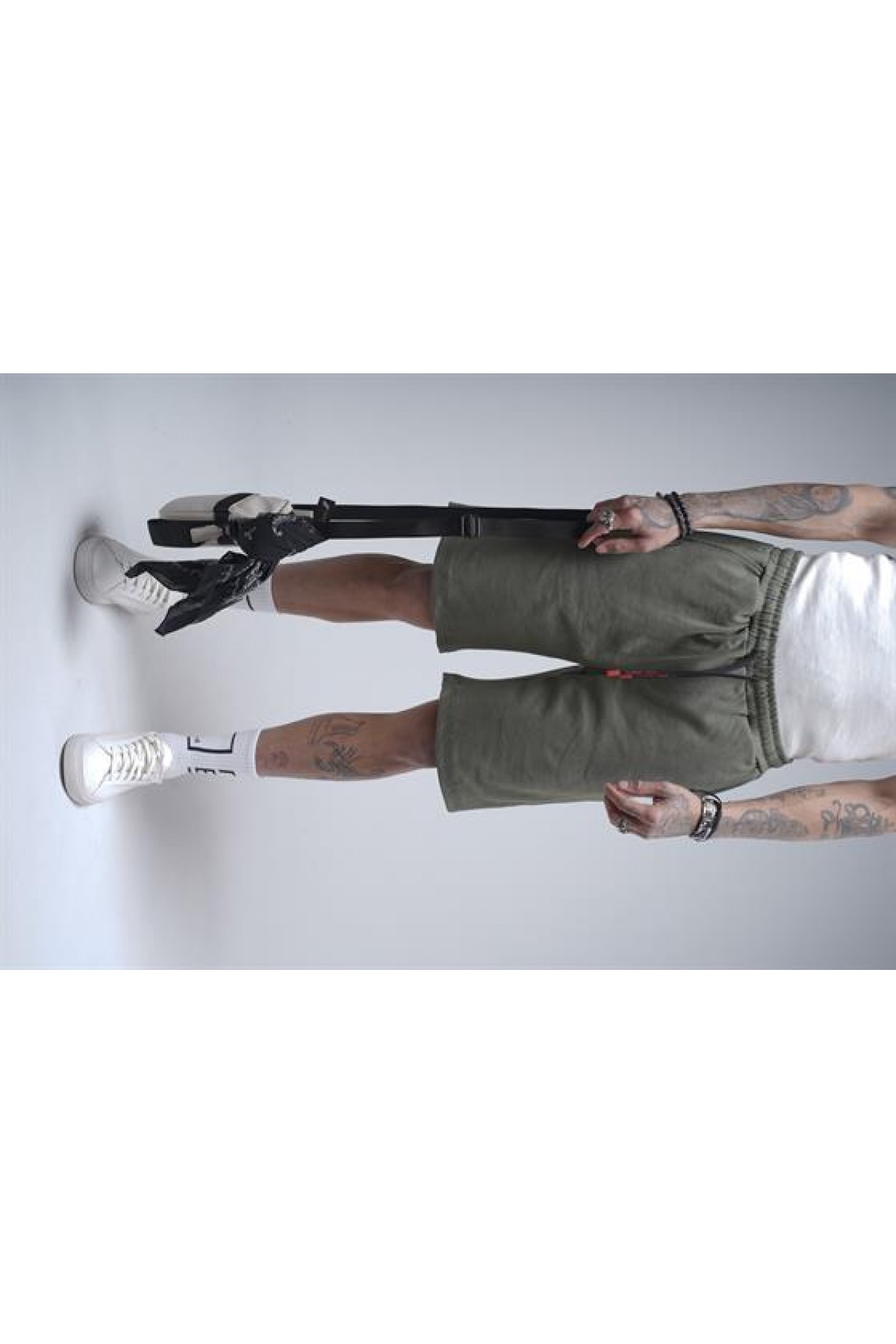 Beli Lastikli Cepli Regular Kalıp Erkek Şort Bermuda S