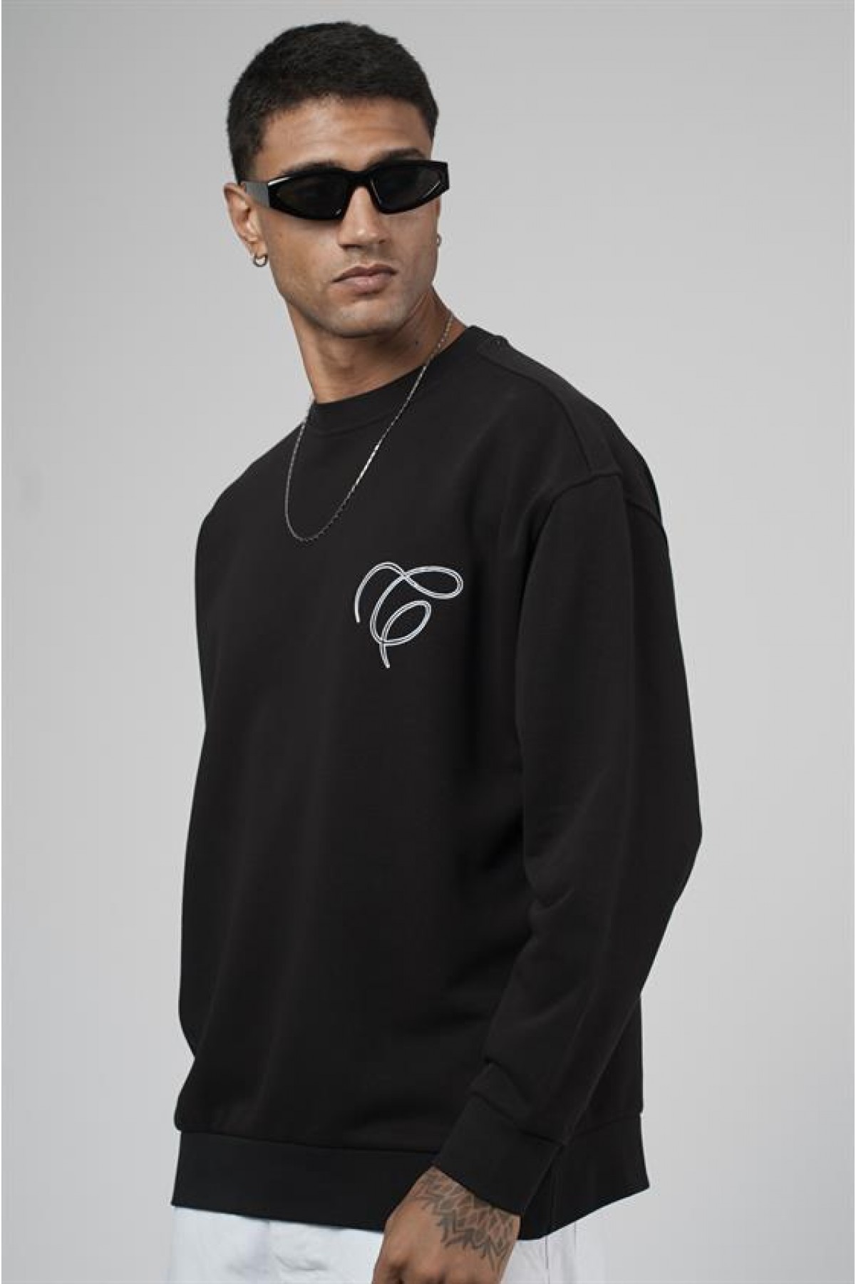Bisiklet Yaka Baskılı Nakış Detaylı Erkek Sweatshirt S
