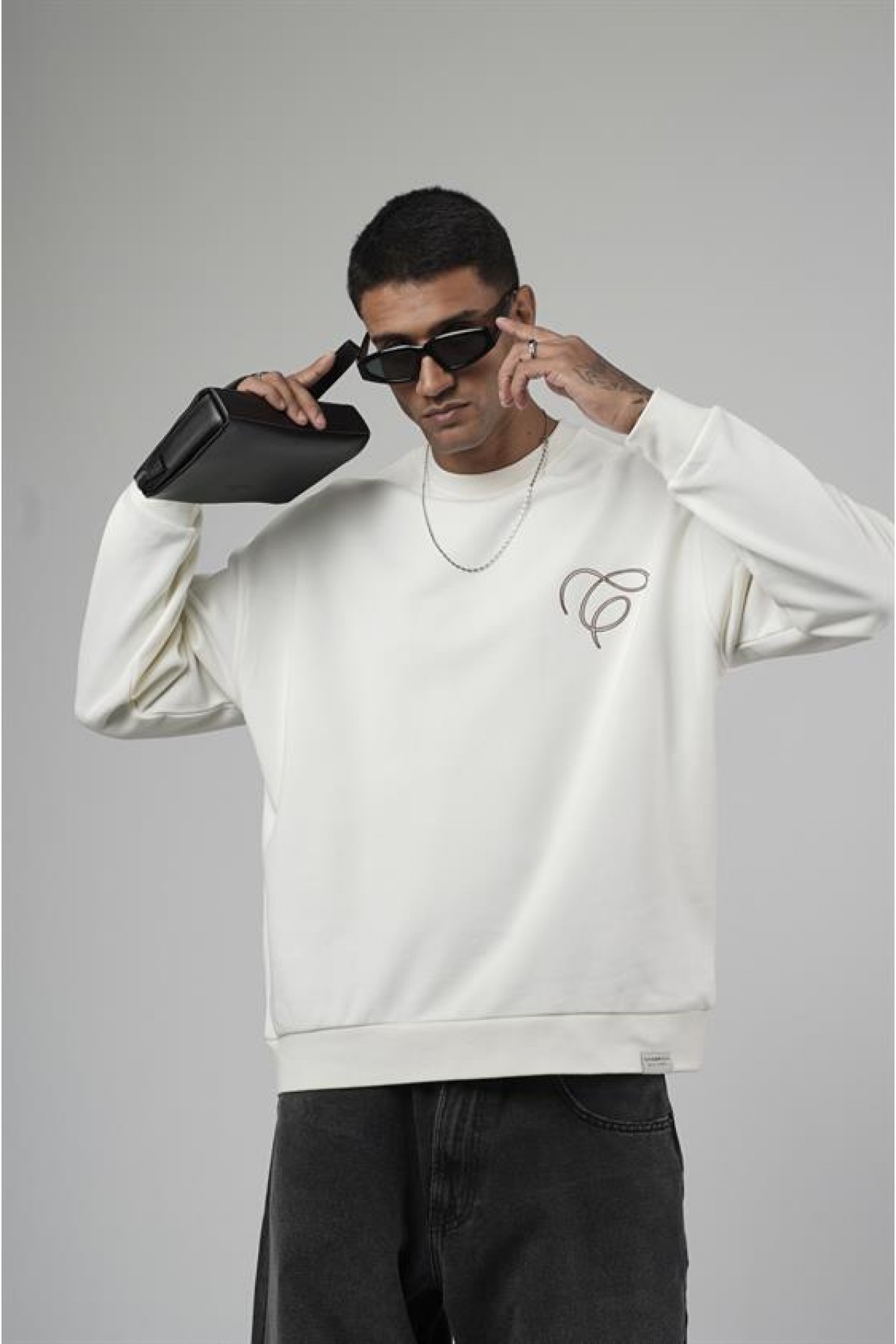 Bisiklet Yaka Baskılı Nakış Detaylı Erkek Sweatshirt S