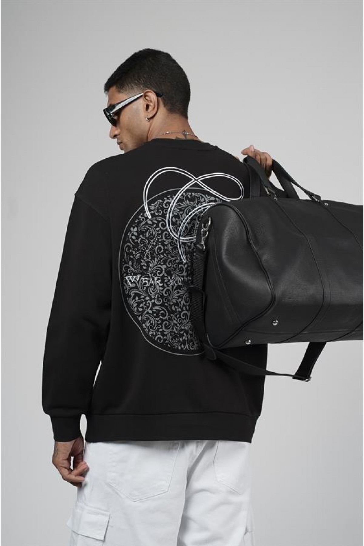 Bisiklet Yaka Baskılı Nakış Detaylı Erkek Sweatshirt S
