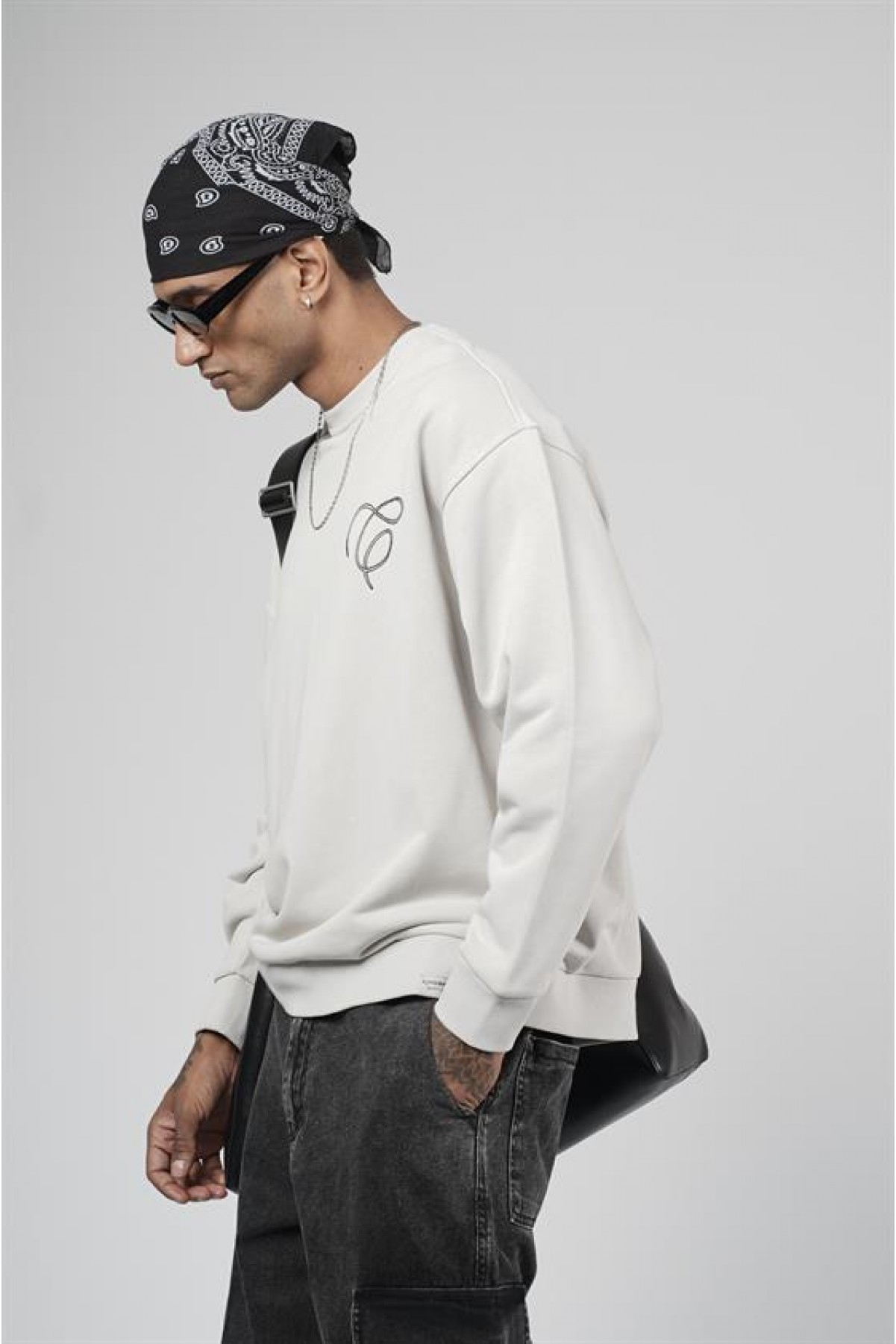 Bisiklet Yaka Baskılı Nakış Detaylı Erkek Sweatshirt S