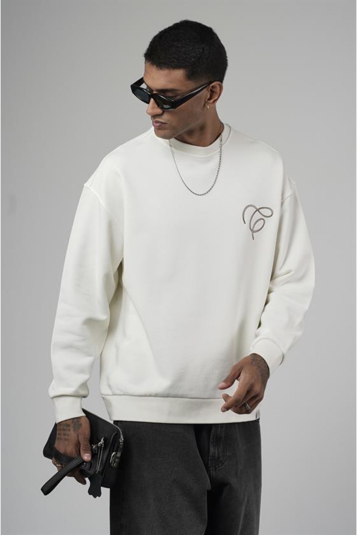Bisiklet Yaka Baskılı Nakış Detaylı Erkek Sweatshirt S