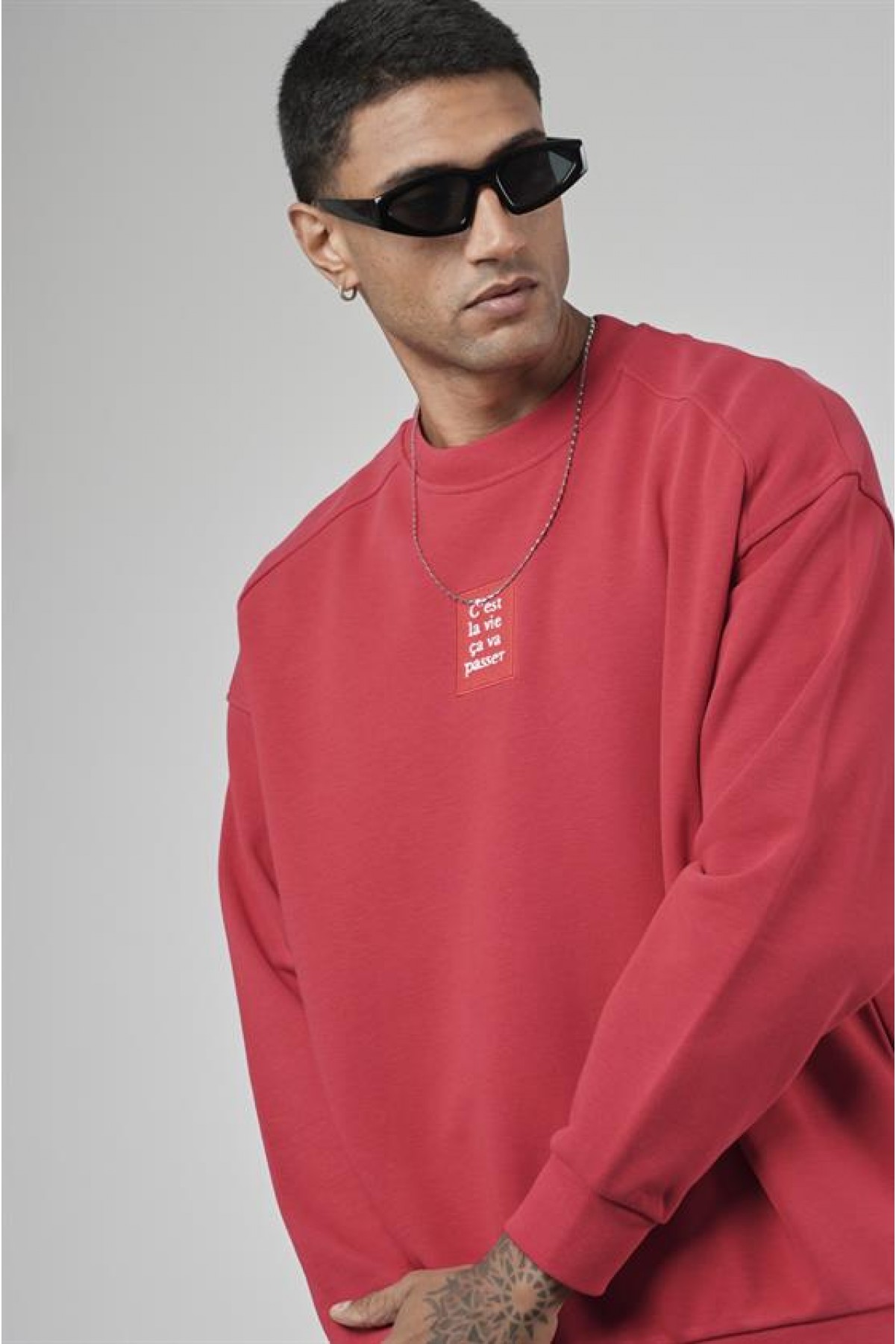 Bisiklet Yaka Önü Etiket Detaylı Oversize Basic Erkek Sweatshirt S