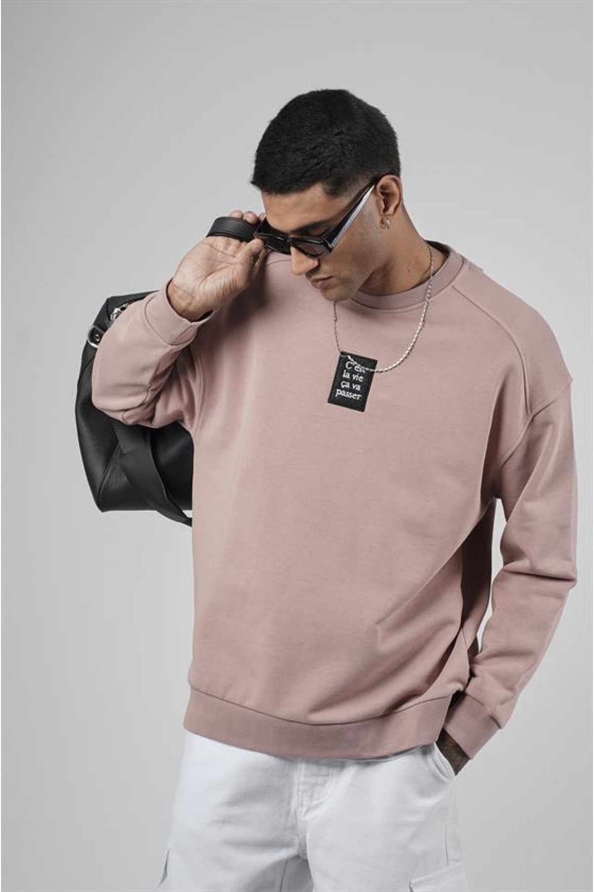 Bisiklet Yaka Önü Etiket Detaylı Oversize Basic Erkek Sweatshirt S
