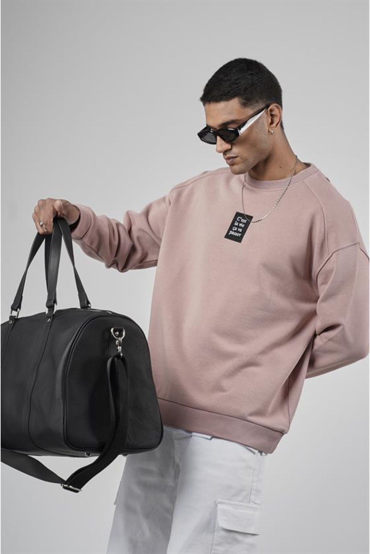 Bisiklet Yaka Önü Etiket Detaylı Oversize Basic Erkek Sweatshirt S