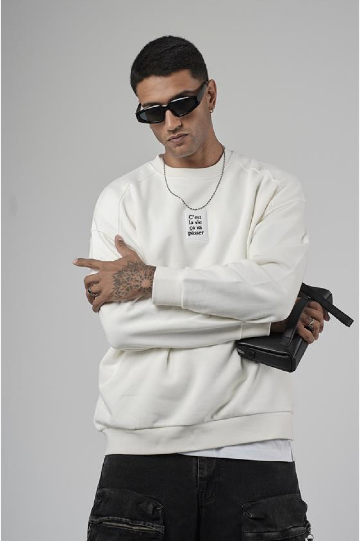 Bisiklet Yaka Önü Etiket Detaylı Oversize Basic Erkek Sweatshirt S