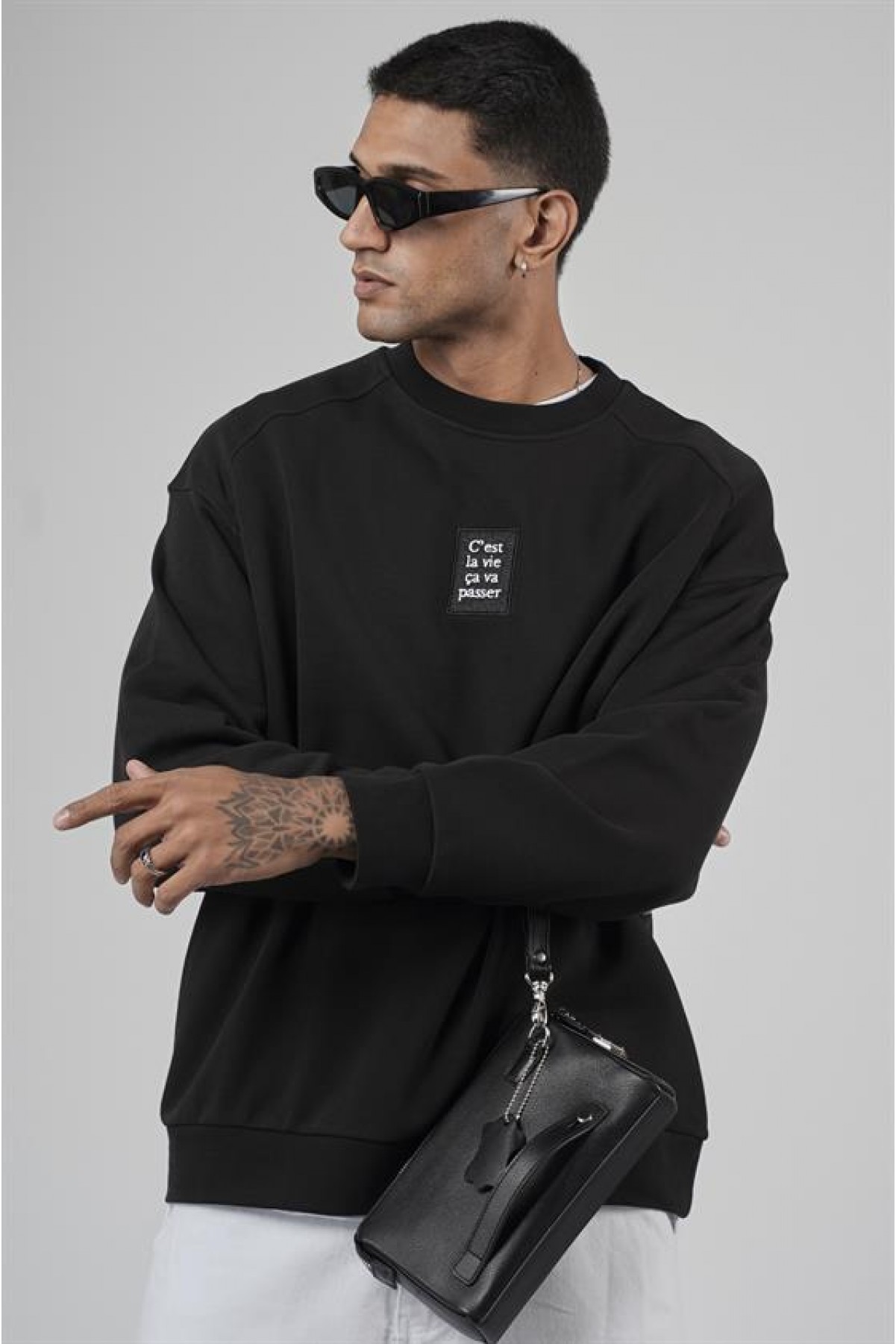 Bisiklet Yaka Önü Etiket Detaylı Oversize Basic Erkek Sweatshirt S